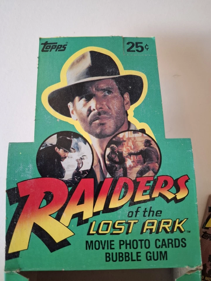 TOPPS Indiana Jones Raiders Lost Ark 5x Trading Card Sealed Wax Pack 1981 & Box - Image 4 of 4