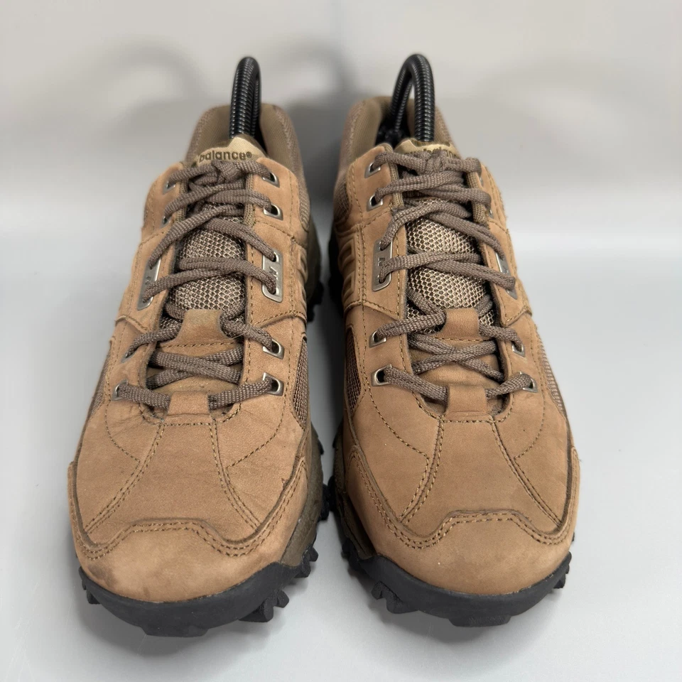 New Balance 747 Women 7 D Wide Country Trail Hiking Shoe Brown Suede Low Sneaker - Image 3 of 4