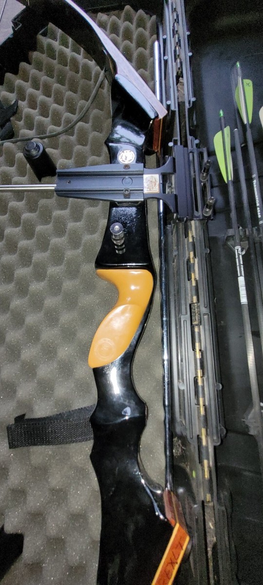 Couteau Rambo II avec kit survie et étui en simili cuir