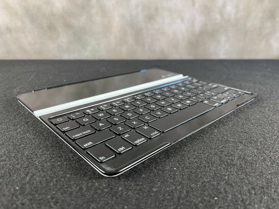 Teclado universal Logitech para Apple iPad - Grafito Foto 3 de 4