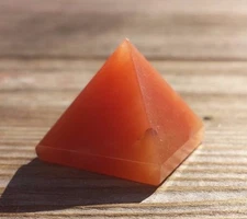NATURAL RED AVENTURINE SMALL GEMSTONE PYRAMID 20-22mm