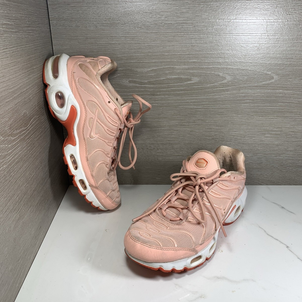 nike air max plus coral stardust