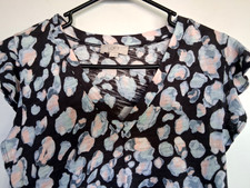 LOFT size S true fit black Tee w/ pink blue floral print Excellent condition