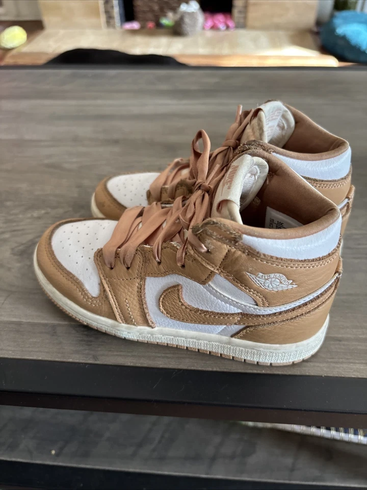 Nike Air Jordan 1 Mid SE Zapatos Niño Pequeño Talla 10C Praliné FN6623-201 Atlético Usado en Excelente Condición Foto 4 de 4