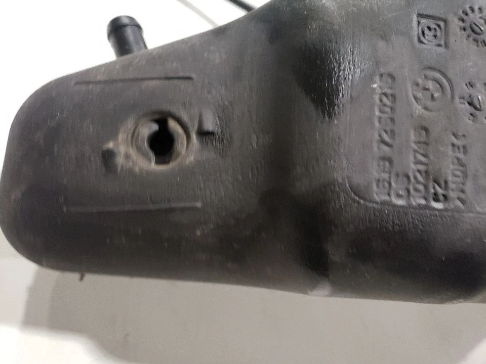 Tanque DEF líquido de escape diésel activo - BMW 328D N47N F30 2014 automático - 14-18 OEM Foto 2 de 4