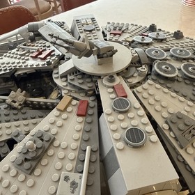LEGO Star Wars: Millennium Falcon (7965) Set no manuals. Incompletes.