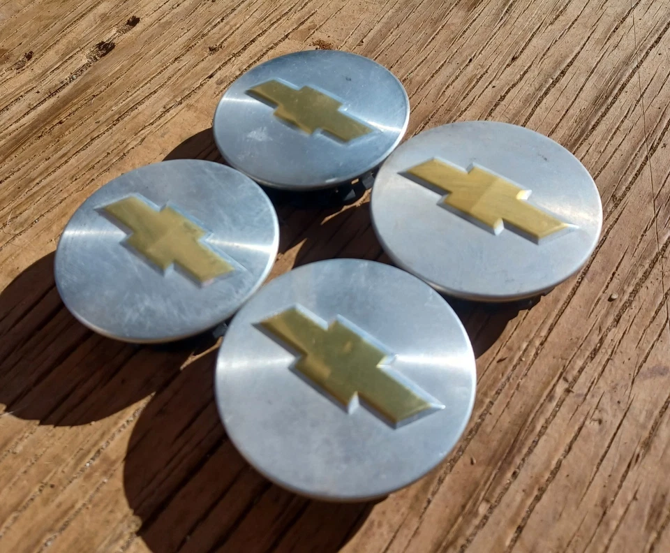 Juego de 4 tapas centrales Chevy Colorado Traverse Equinox, 2007-2021 parte # 9595010 A1 Foto 2 de 3