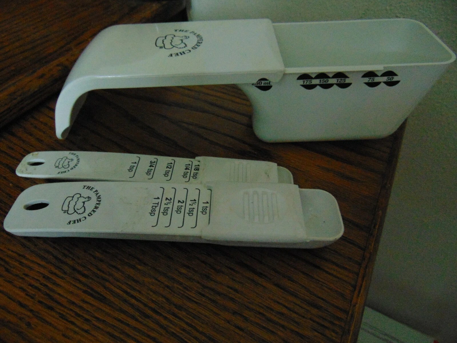 PAMPERED CHEF 2 ADJUSTABLE SLIDING MEASURING SPOONS TBSP & TSP & adjustable cup