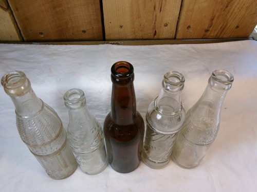 Lotto di 5 bottiglie vintage assortite Illinois Soda Pop - Foto 12 di 13