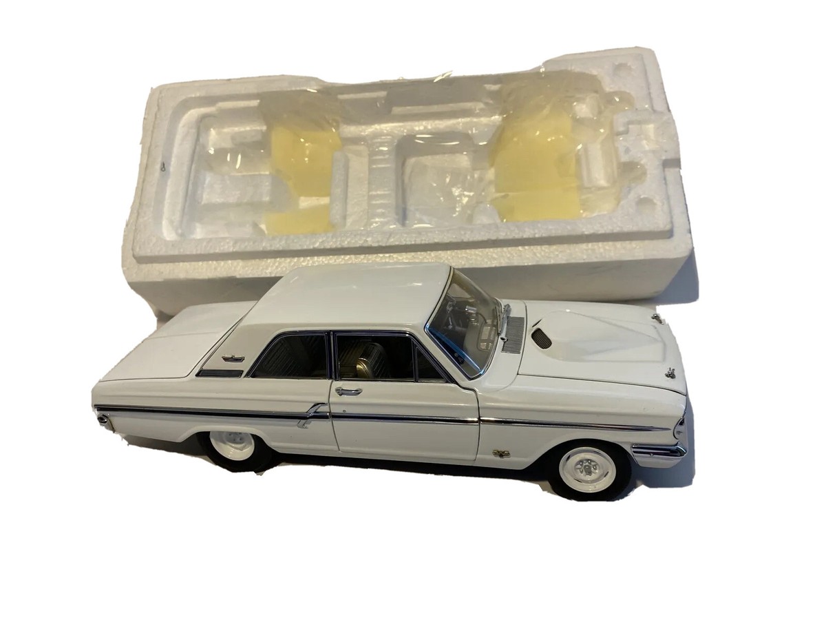 ERTL #33057 - 1964 Ford Fairlane Thunderbolt Precision 100