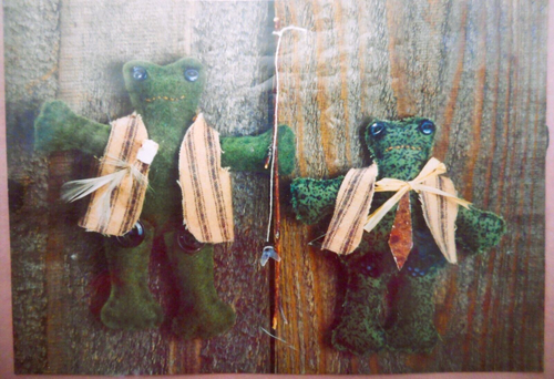Bits & Pieces By Joan Sewing Kit #153 Ribbit-Frog Pin & Ornament