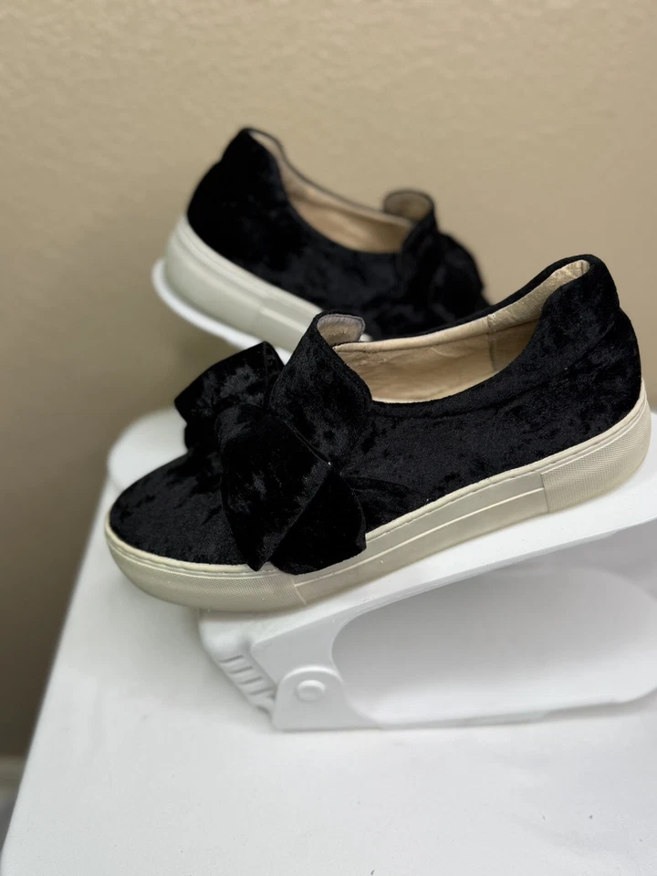 J Slides NYC Annabell Bow Slip-On Women's Velvet Black Sneakers Size 8.5M - Image 3 of 4