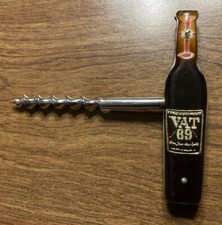 Vintage IVA 69 Scotch Whisky Bottiglia Pubblicità Cavatappi Bar Alcool Vino B1