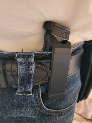 Bodyguard 2.0 Magazine Holder Belt Clip, IWB or OWB Long Clip Easy Grab