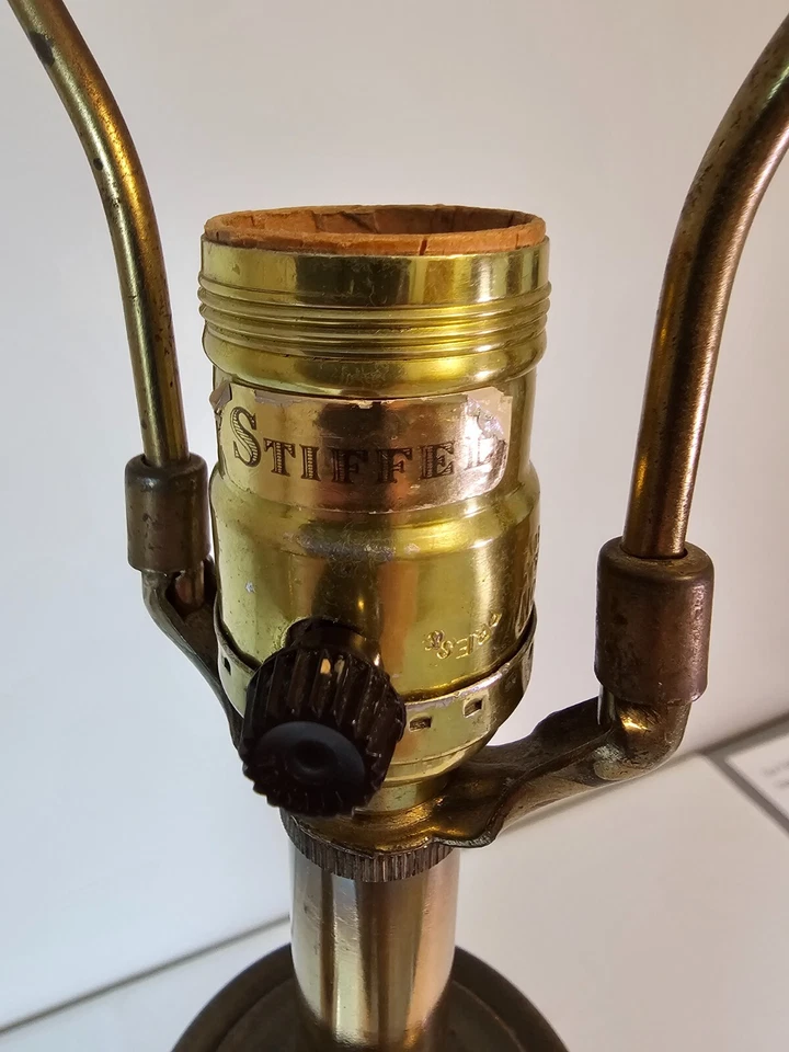 Juego de 2 lámparas blancas, latón, de alta resistencia. Foto 4 de 4