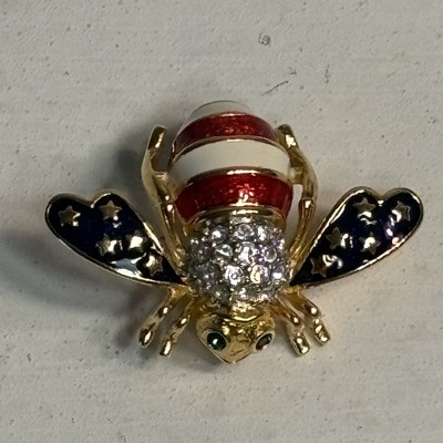 Vintage JOAN RIVERS Stars & Stripes Patriotic Enamel & Crystal Bee Pin Brooch