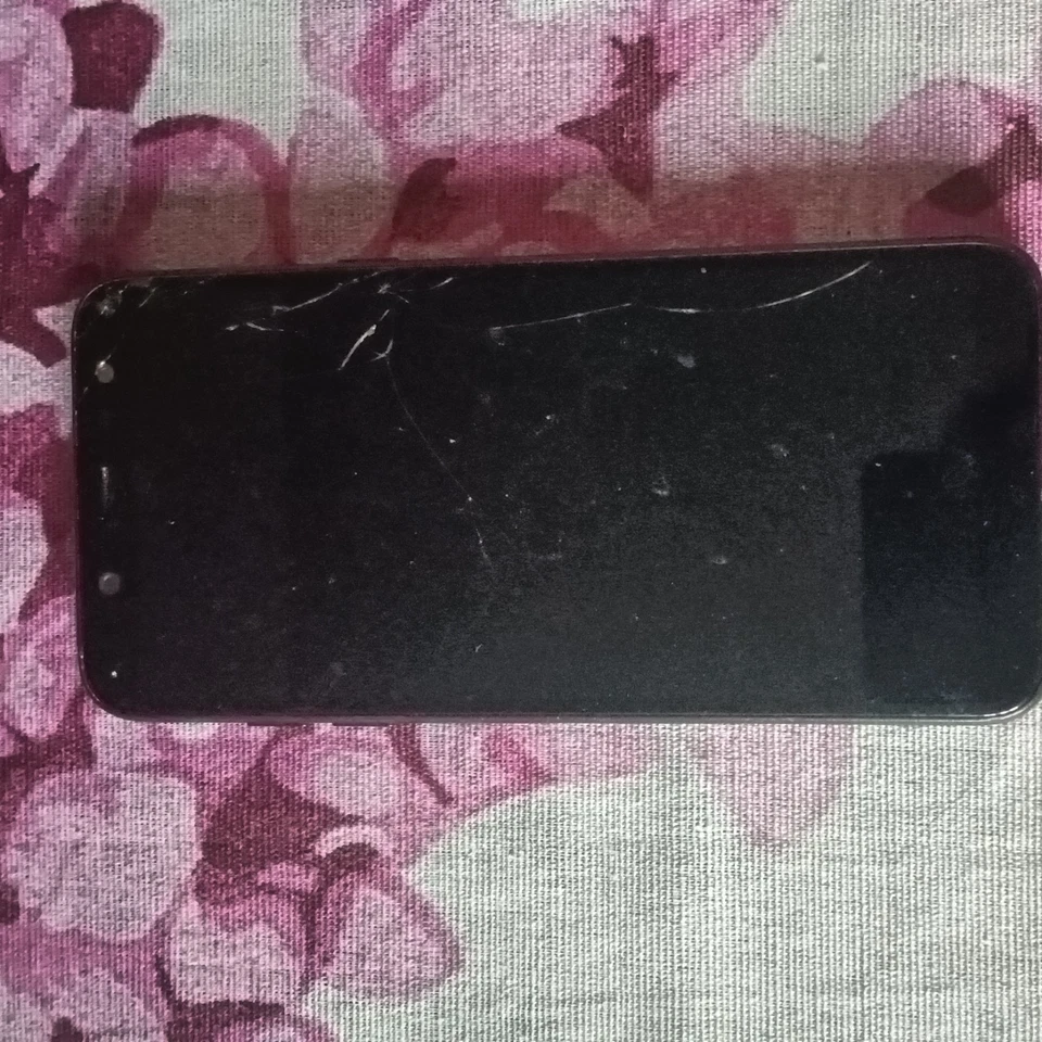 Samsung Galaxy A6 · 32GB, foto 2 di 5