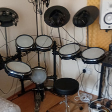 millenium mps850 Electronic Drum Kit, 7-Piece, Built-in Effects, Pedals, Cymbals
