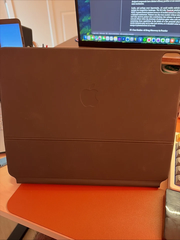 Original Apple Magic Keyboard for iPad Pro 12.9-inch 3rd 4th 5th 6th Gen Black - Image 2 of 4