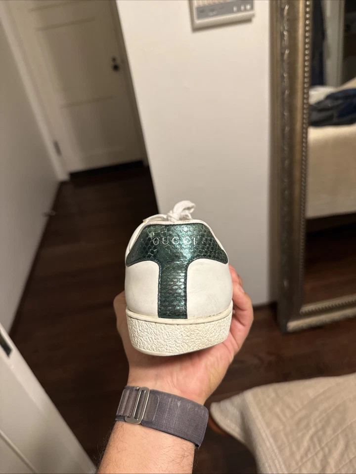 Zapatillas Gucci Ace con Bordado de Abeja Cuero Blanco Foto 4 de 4