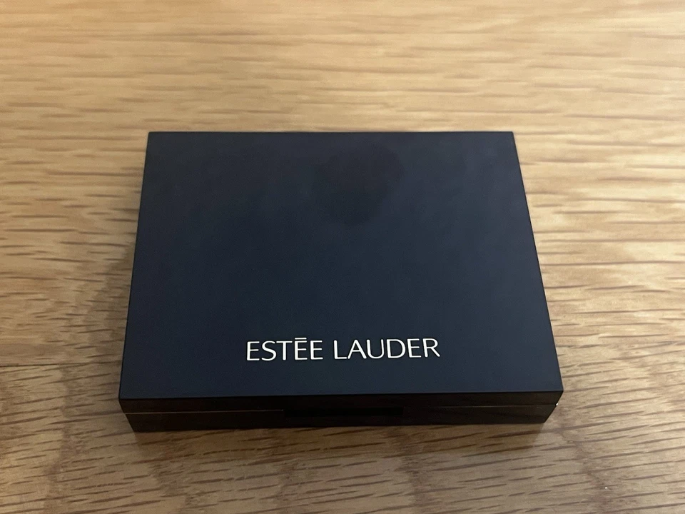 Estee Lauder Pure Color Envy Sculpting Eyeshadow Quad 01, 02, 03, 04 Beige Black - Image 3 of 3
