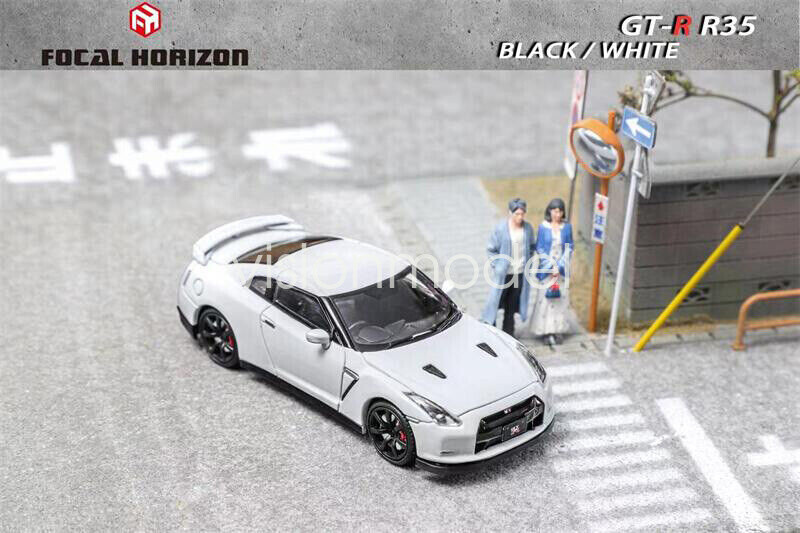 FH 1/64 GT-R R35 黒　focal horizon Focal Horizon FH 1:64 GT-R R35 Full Carbon Black Diecast