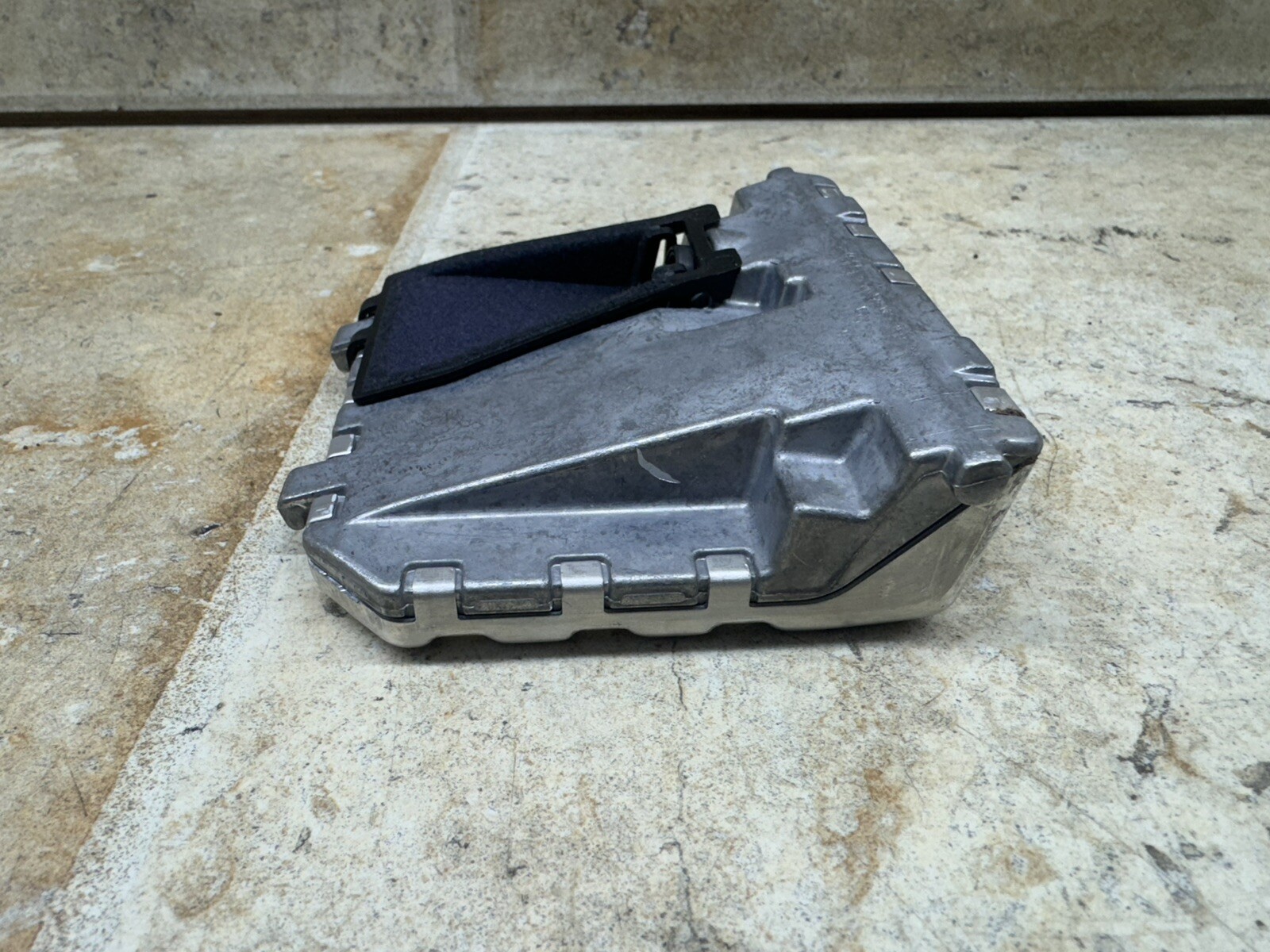 Picture 4 of 9
