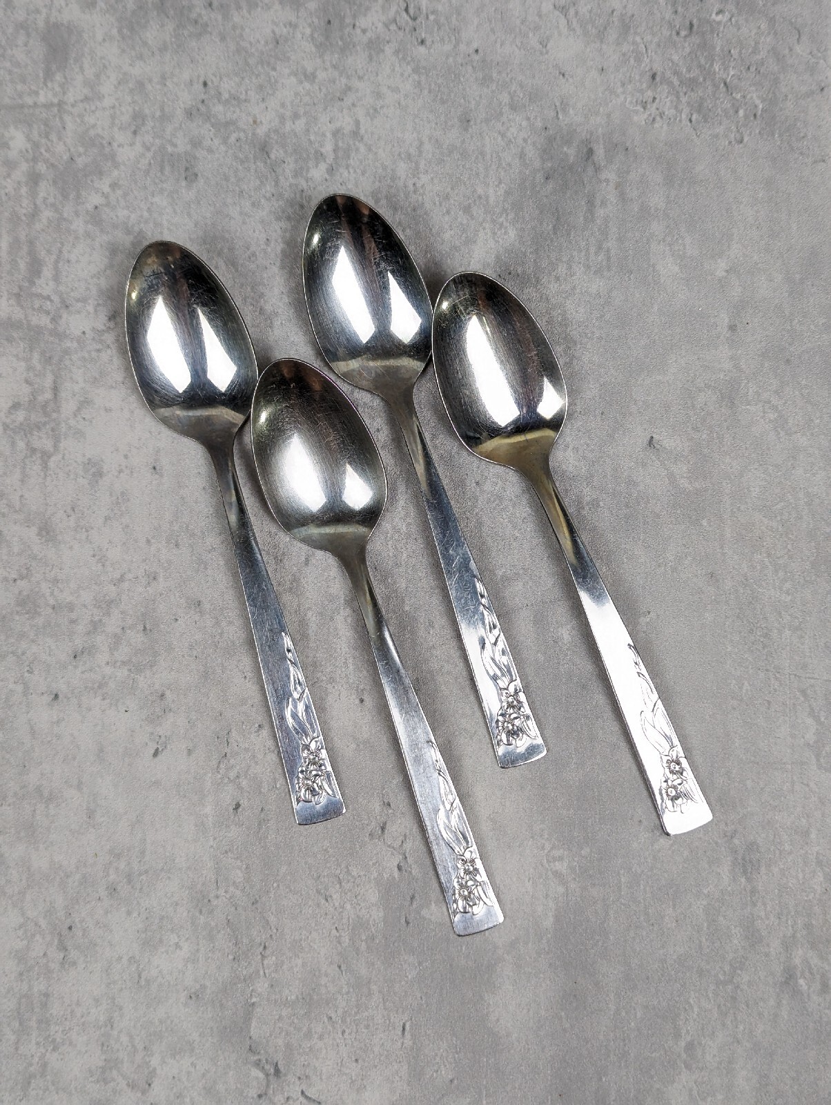 Vintage 4 Stanhome Stainless Oneida Ltd. Flatware Cobblestone Floral