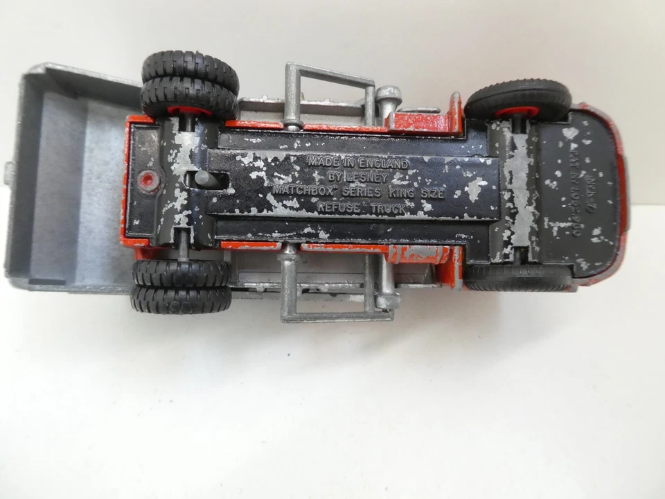 VINTAGE DIECAST LESNEY MATCHBOX GARBAGE REFUSE TRUCK KING SIZE - Image 4 of 4