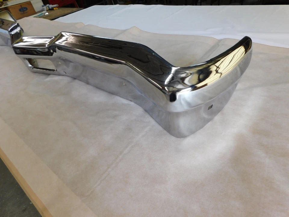 Para-choque dianteiro cougar acabamento cromado mercúrio fabricante de equipamento original Ford 1974 1975 1976 - Imagem 4 de 4