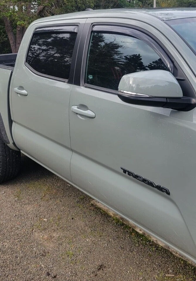 Protectores de lluvia AVS viseras de ventilación en canal para Toyota Tacoma 2016-2023 doble cabina Foto 2 de 4