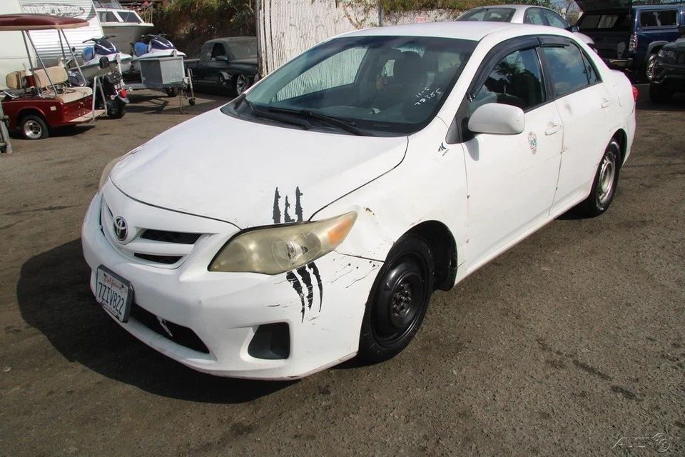 Toyota Corolla LE 2011 Foto 2 de 4