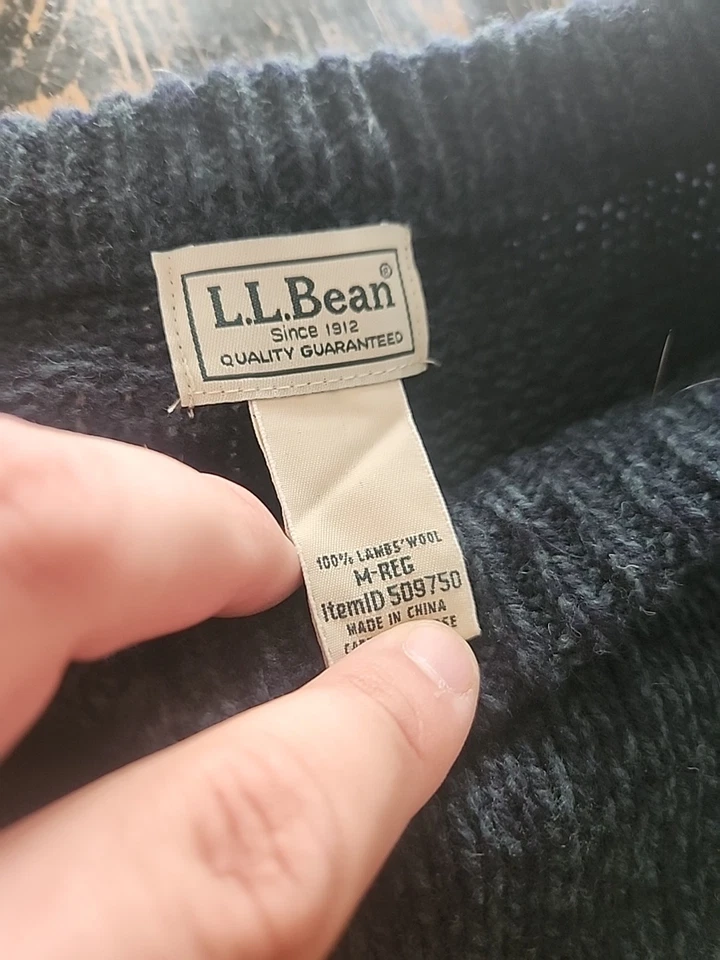 LL BEAN Men’s Medium Reg Crewneck Sweater 100% Lamb’s Wool Navy Blue 509750 - Image 4 of 4