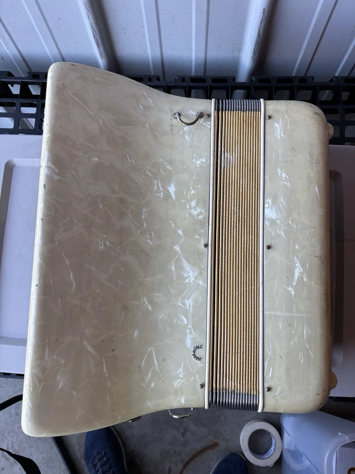 Аккордеон S. Soprani — на запчасти или для ремонта — винтажный — поврежденные мехи - Изображение 4 из 4