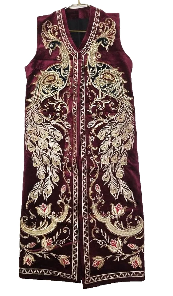 UZBEK ZARDOZI EMBROIDERED WOMEN'S WEDDING/CEREMONIAL ROBE - BURGUNDY VELVET - Image 2 of 4