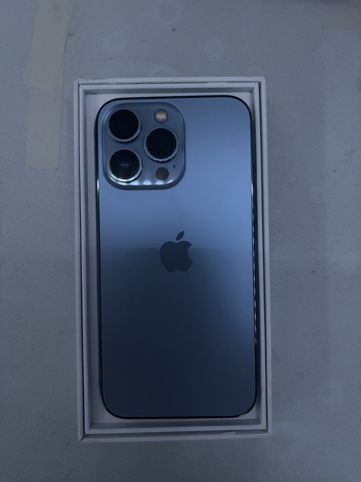 Iphone 15 pro - like new