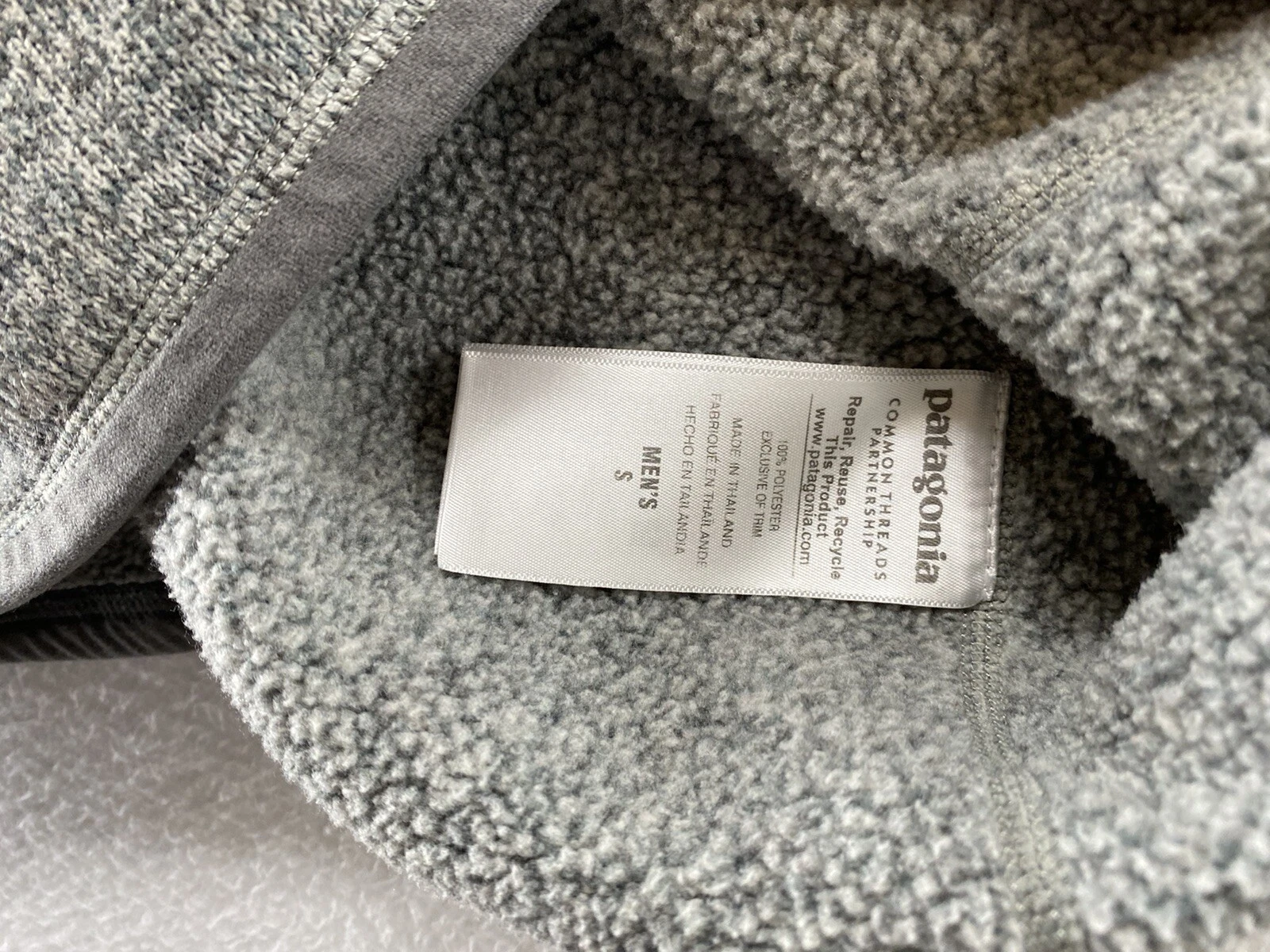 patagonia pullover fleece logo on chest jacket