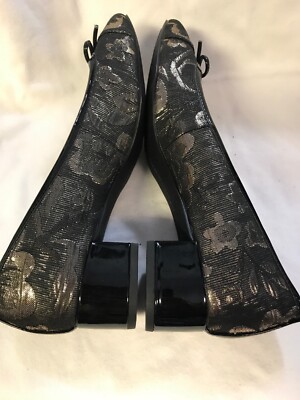 Escarpins Bandolino Talons Hauts Noir Et Or - Taille 7.5, Style Métallique