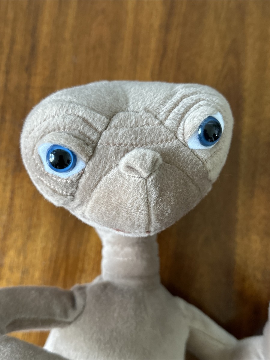 E.T. Extra Terrestrial ET 8” Plush Toy Universal Studios New with