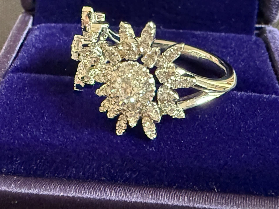 SALE! Hearts On Fire White 18k Aerial Double Sunburst Ring-Stunning, Sparkly - Image 4 of 4