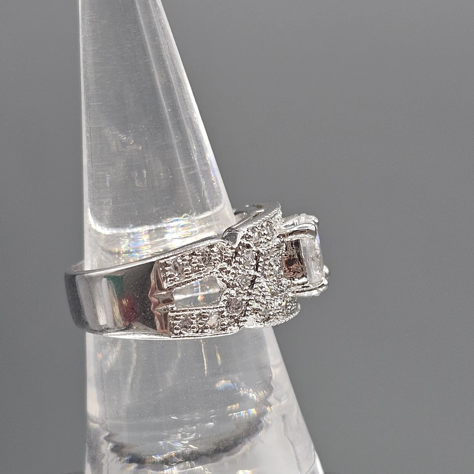 Anillo CWE Charles Winston Plata de Ley 925 Circonitas Cúbicas Art Deco Talla 6.75 Foto 3 de 4