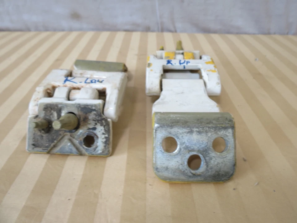 Juego de bisagras de puerta trasera derecha PASAJERO 15-21 Ford Transit Connect Cargo Foto 2 de 4