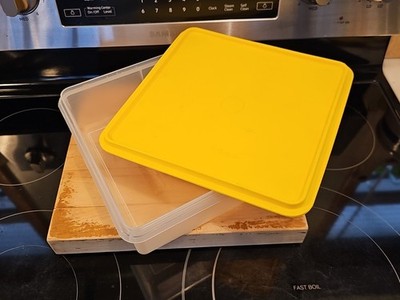 Tupperware cookies etc yellow lid 514 square holder brownies 9x9