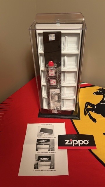 Zippo Countertop Display Case w/ Lock & Key - Pristine/Unuse