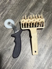 Pizza Dough Docker Pastry Roller with Spikes, Docking Tool And Crimper