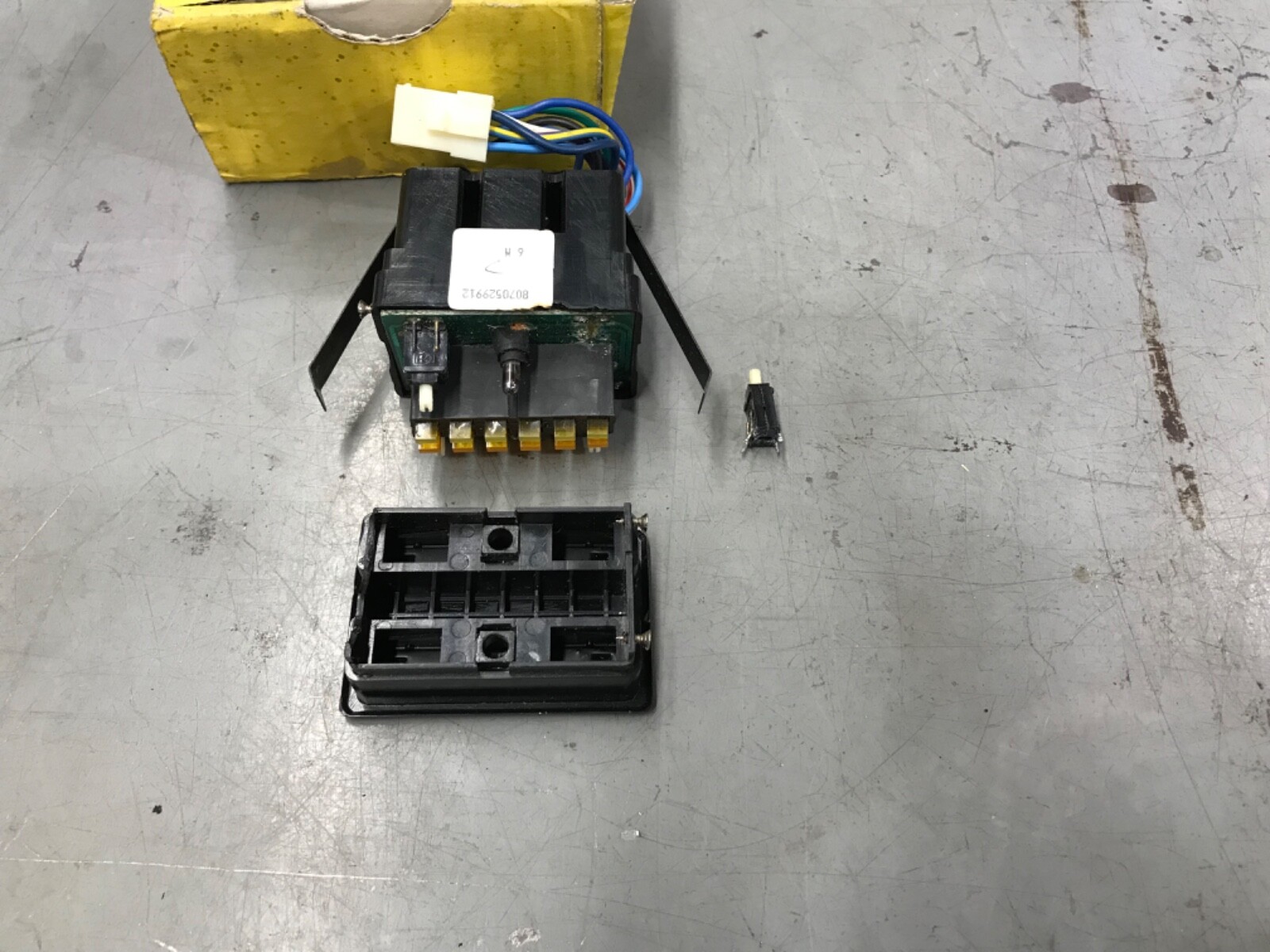 ferrari 328 heat control switch #61808200 or #8070529912 