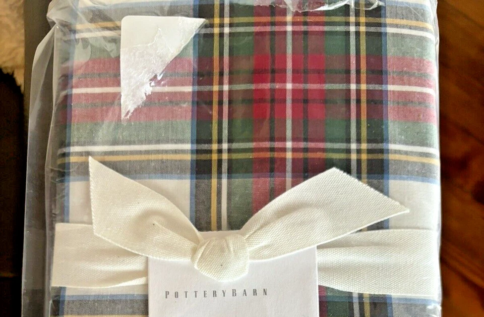Pottery barn Disney napkin Plaid Stewart set 4 holiday cloth party gift red / - Image 4 of 4