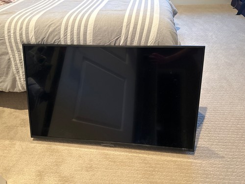 INSIGNIA Fire TV 43" Class F30 Series LED 4K UHD Smart TV + Alexa Voice Remote