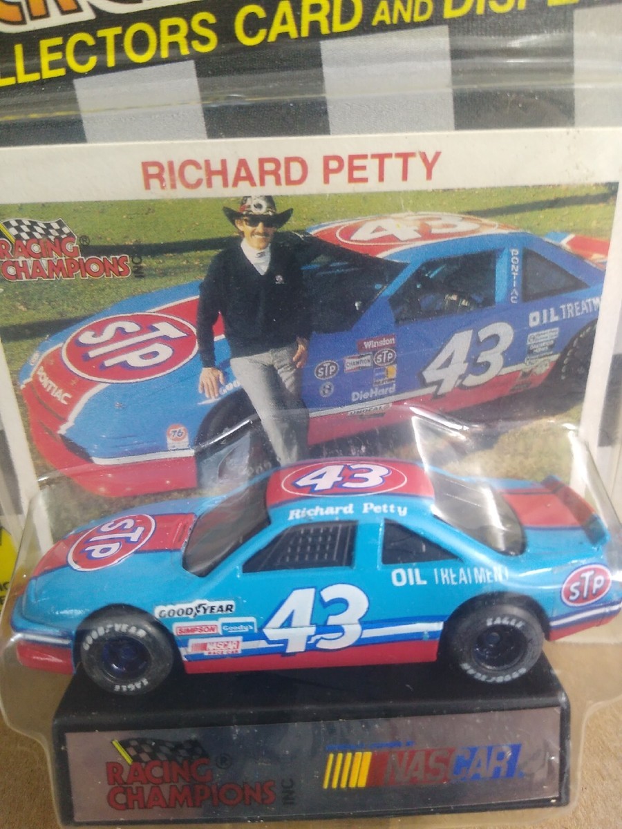 1992 Racing Champions 1/64 Pontiac Grand Prix #43 Richard Petty w