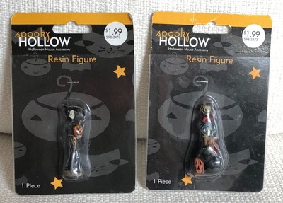 Lot of Spooky Hollow 2002 Halloween Resin Figures (1) Grim Reaper (1) Dracula 